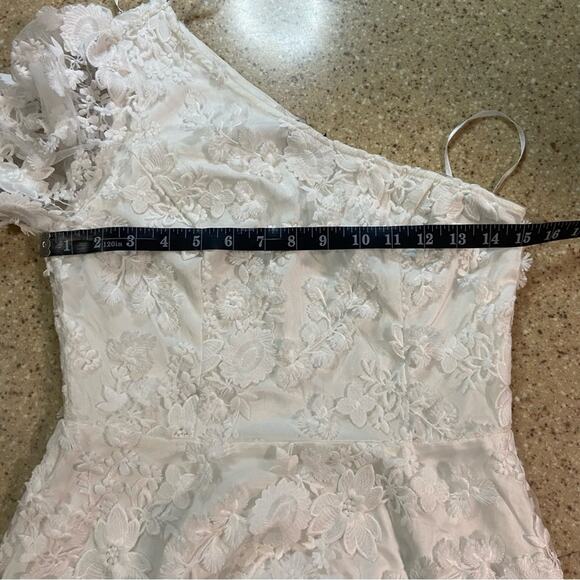 NWOT Lulus Eloquent Elegance White Embroidered Lace One-Shoulder Midi Dr… - Picture 8 of 10